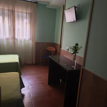 Hostal Avenida Barajas-3